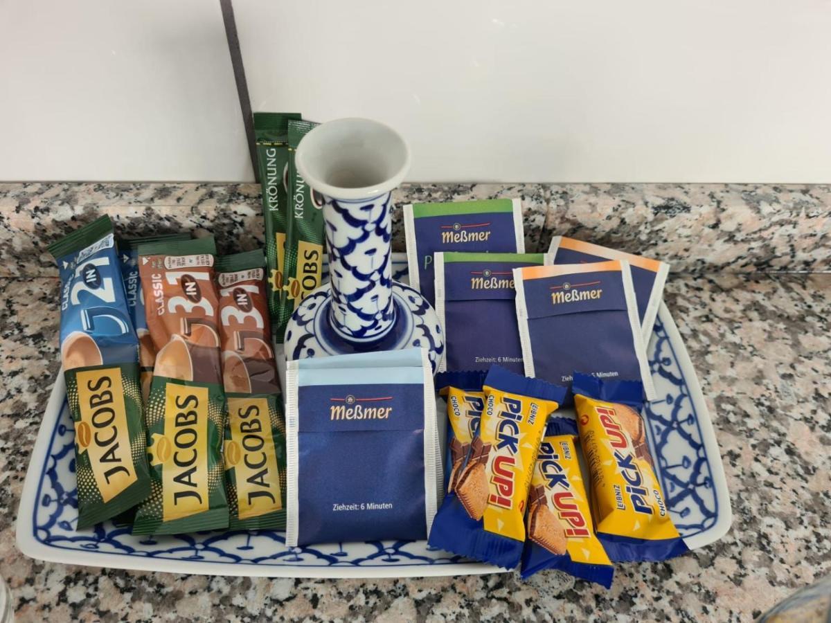 Ado Pension Wedel Bagian luar foto