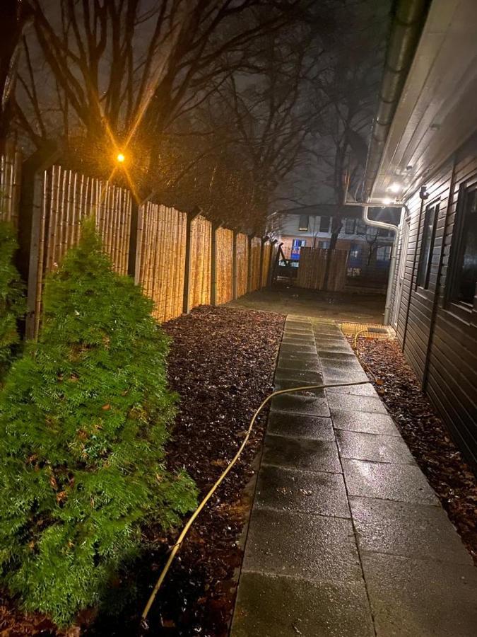 Ado Pension Wedel Bagian luar foto