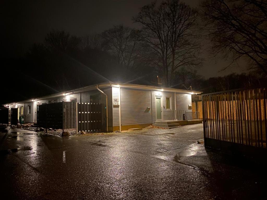 Ado Pension Wedel Bagian luar foto